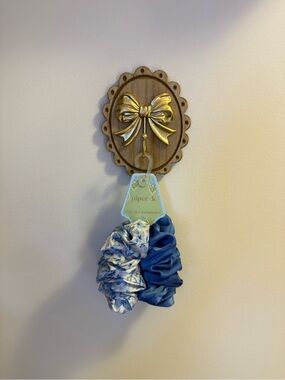 NWT Piper K 🩵 Blue & Blue/White Floral Pattern Scrunchies - Oversized, Set of 2